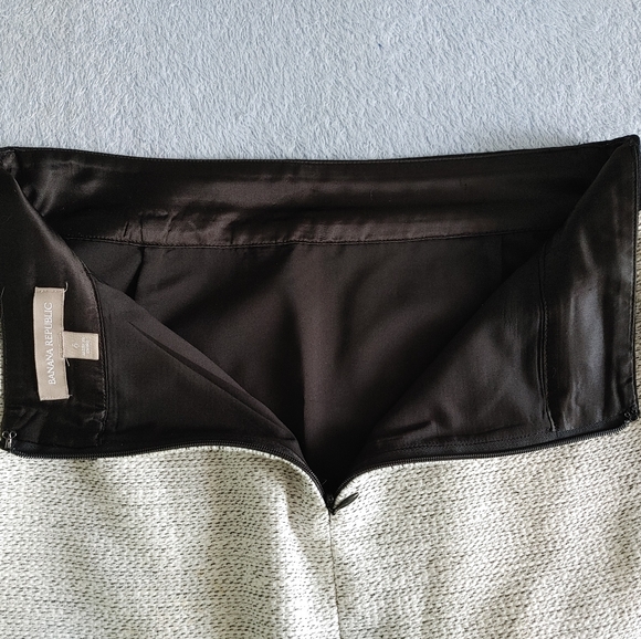 *SOLD* Banana Republic skirt - Picture 4 of 8